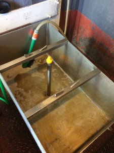 The drain/rinse tub